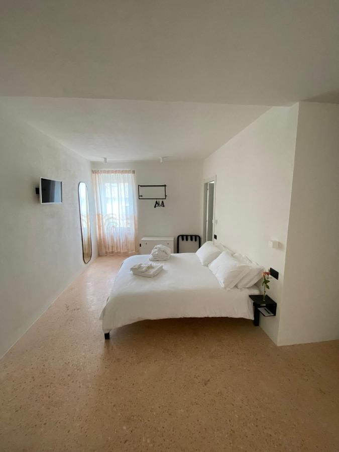 Ognissanti Guesthouse & Suites 페르모 외부 사진